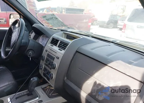 2010 Ford Escape Xlt z USA, uszkodzony, nr VIN 1FMCU9D71AKC60423